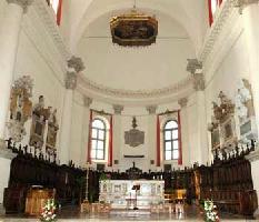 Cattedrale di Santa Maria Assunta - interno, presbiterio.