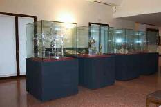 Museo Diocesano d′arte Sacra - ala settentrionale riservata all'argenteria e ai paramenti liturgici